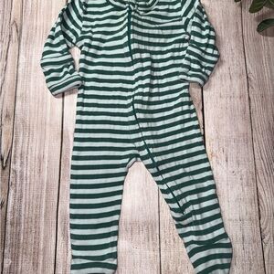 Kate Quinn Zipper Sleeper